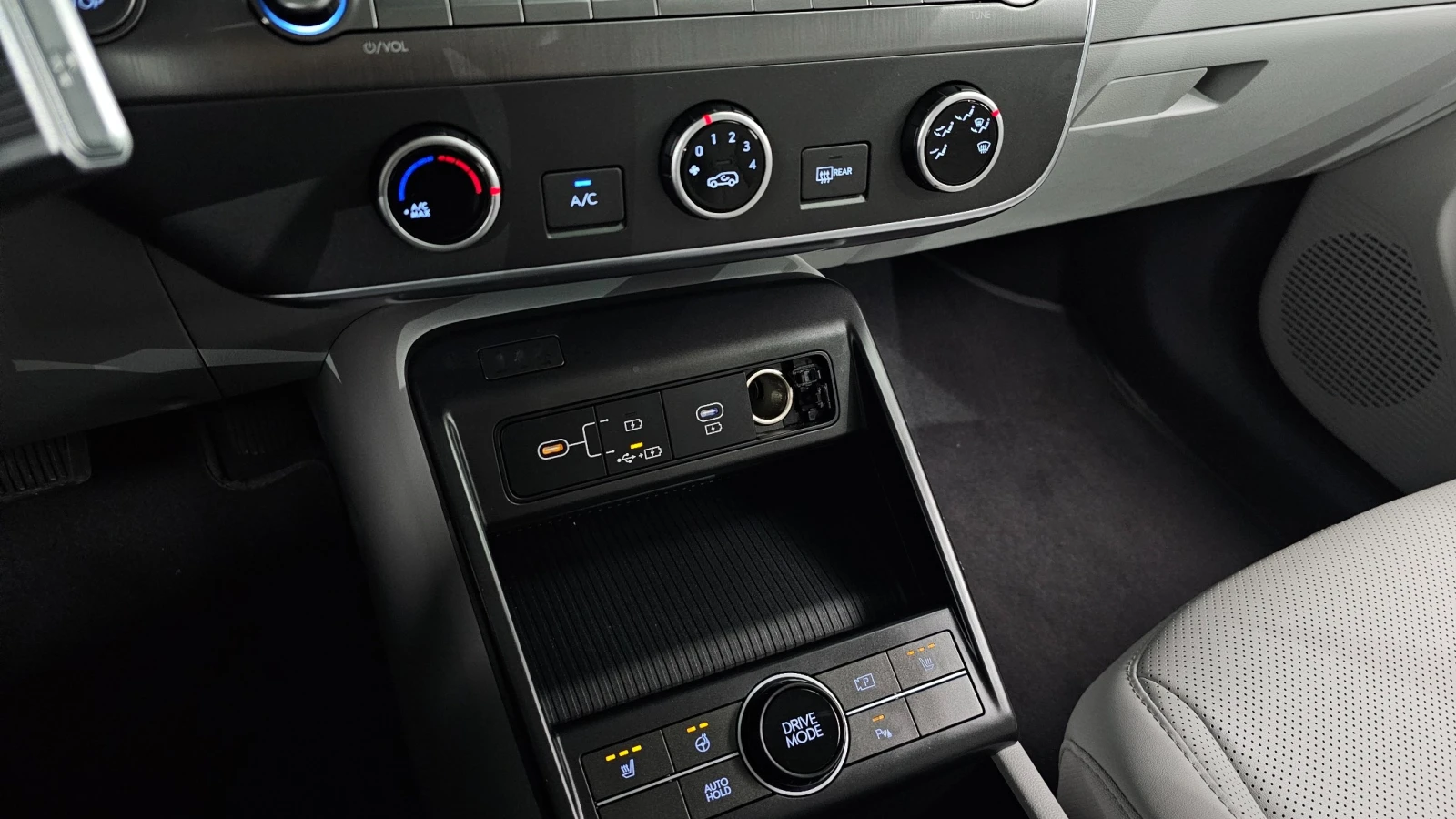 Hyundai Kona 1.6 Turbo, снимка 15 - Автомобили и джипове - 55446188