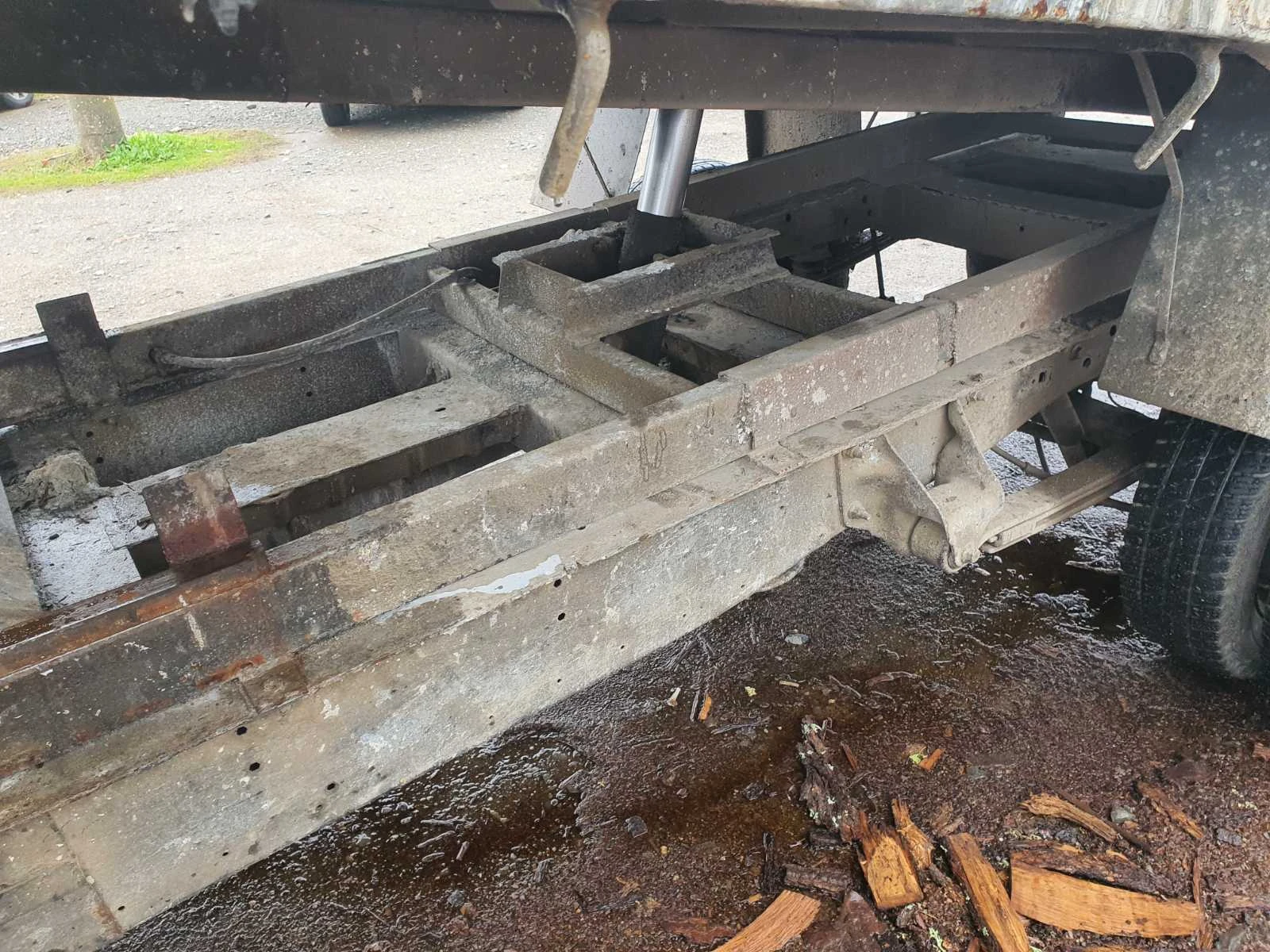 Ford Transit 2.4 - изображение 7