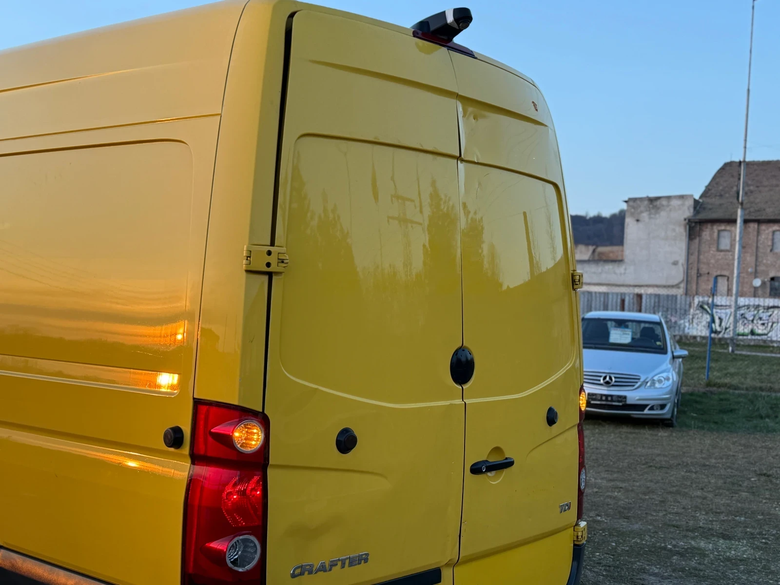 VW Crafter 2.0TDI FACELIFT MAXI AC NAVI , снимка 10 - Бусове и автобуси - 53732145