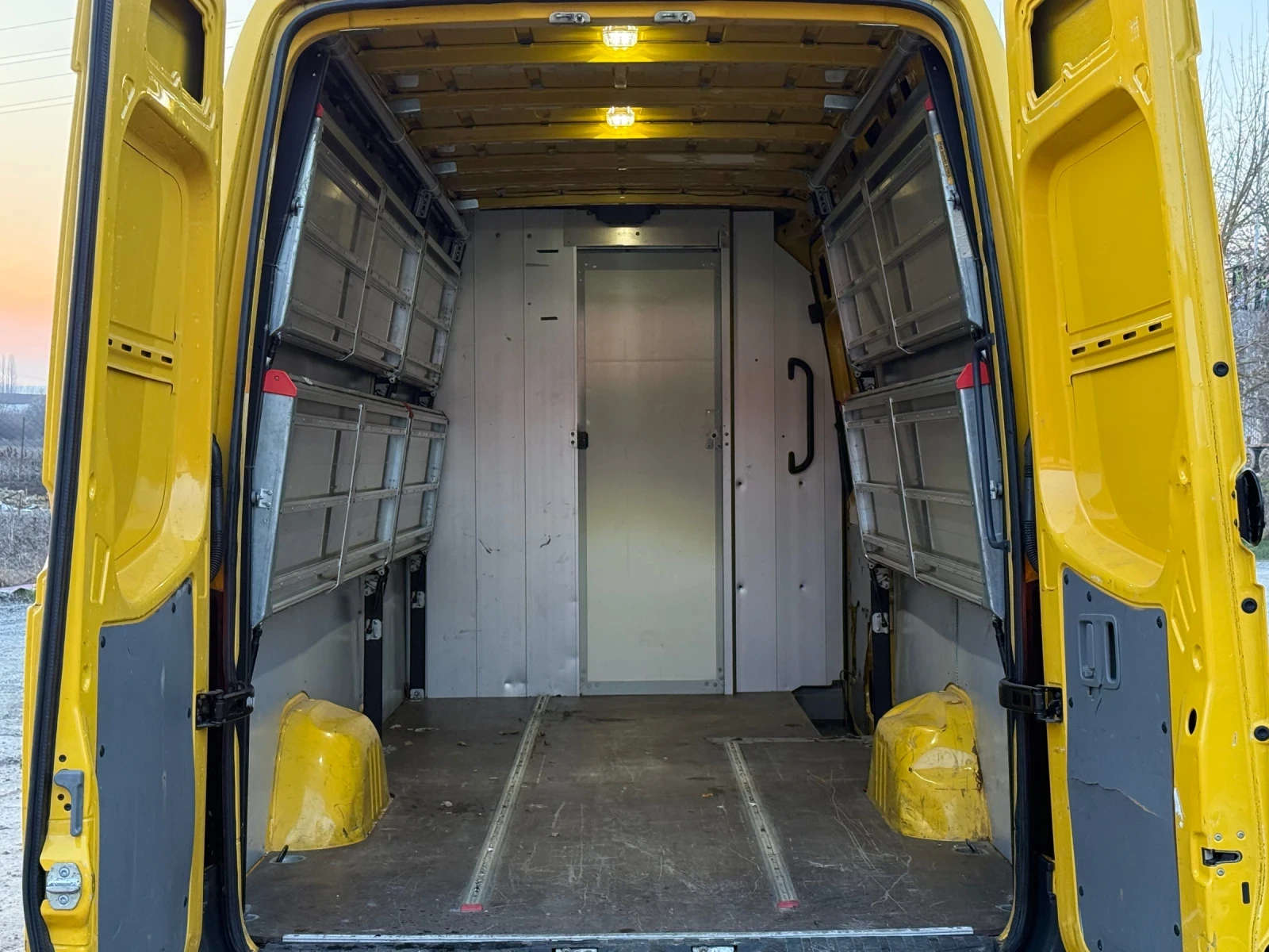 VW Crafter 2.0TDI FACELIFT MAXI AC NAVI , снимка 14 - Бусове и автобуси - 53732145