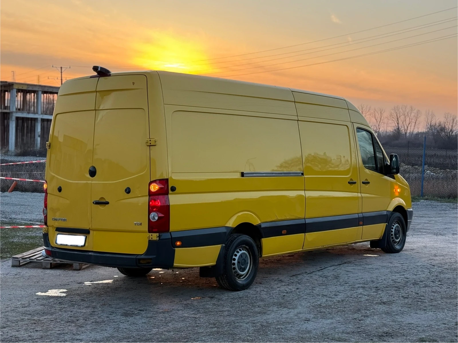 VW Crafter 2.0TDI FACELIFT MAXI AC NAVI , снимка 5 - Бусове и автобуси - 53732145