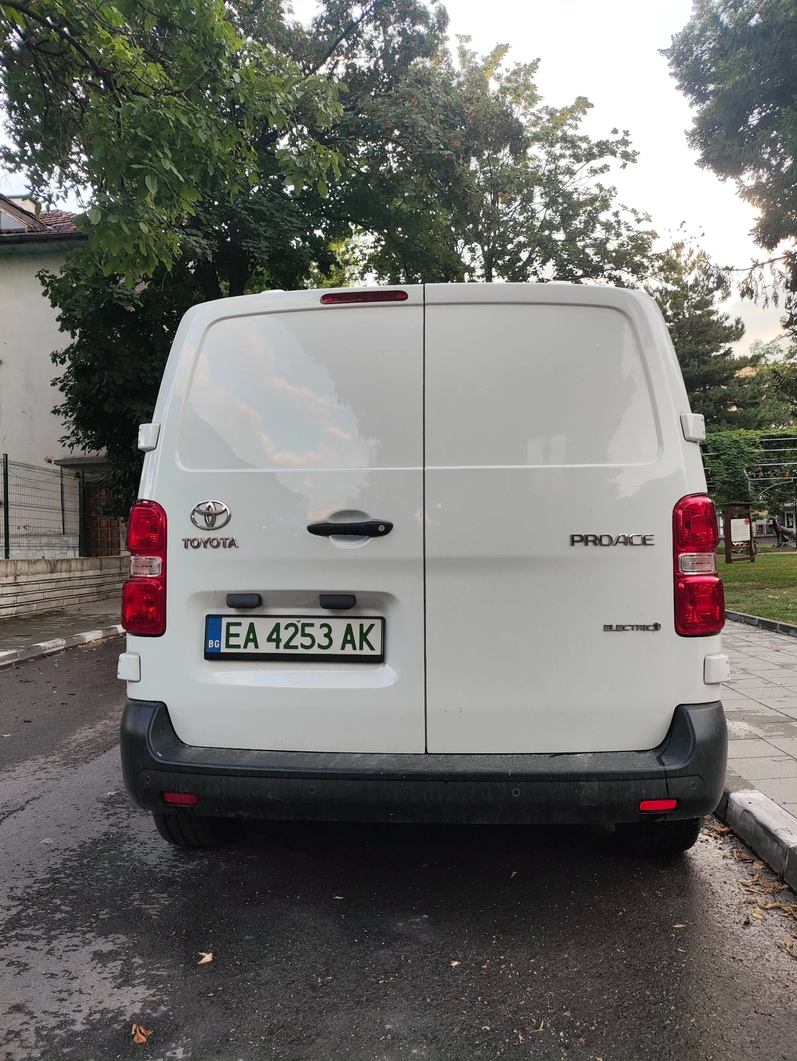 Toyota Proace, снимка 4 - Бусове и автобуси - 55386852