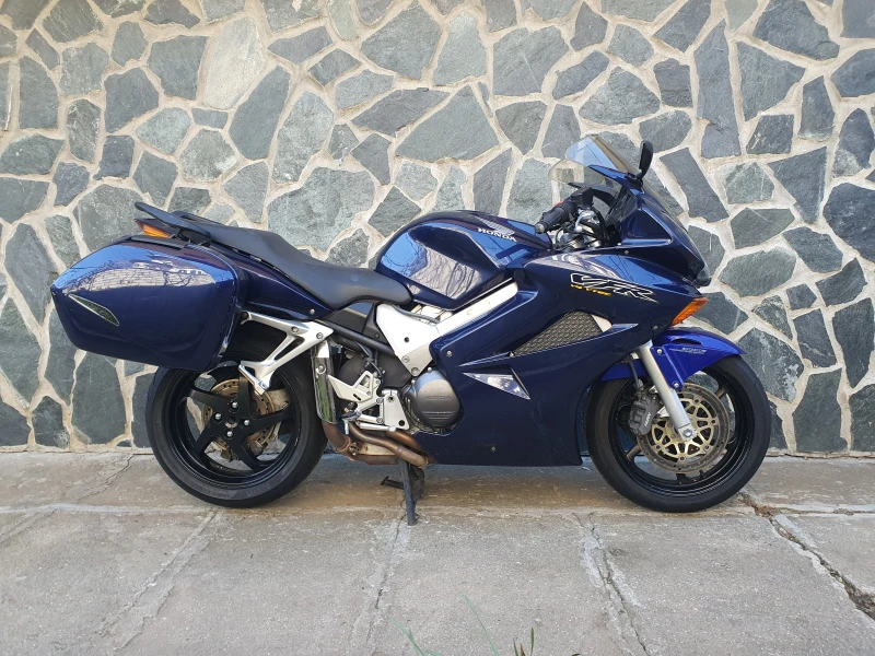 Honda Vfr 800i 2-куфара, снимка 6 - Мотоциклети и мототехника - 52934001