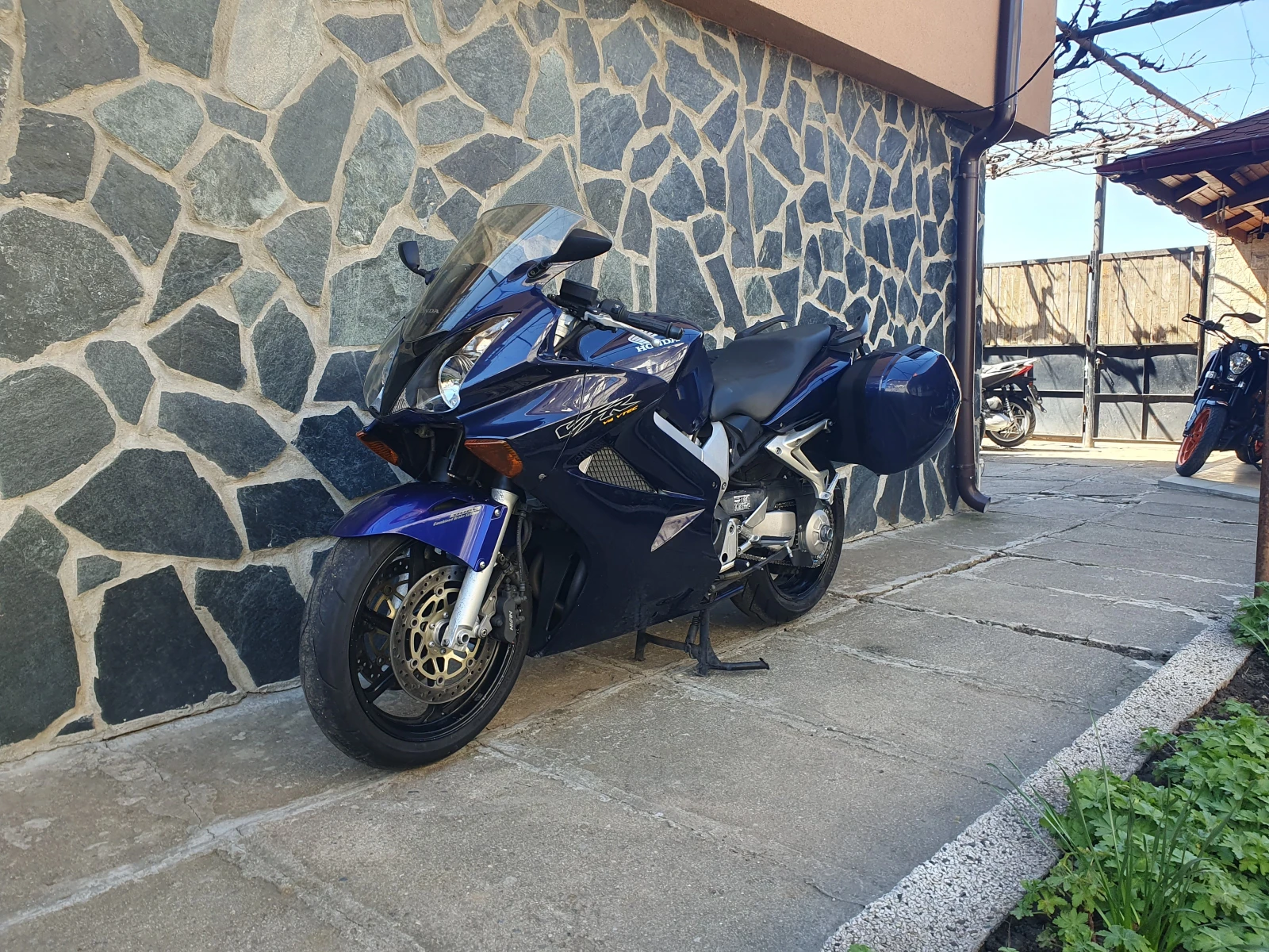 Honda Vfr 800i 2-куфара - изображение 2
