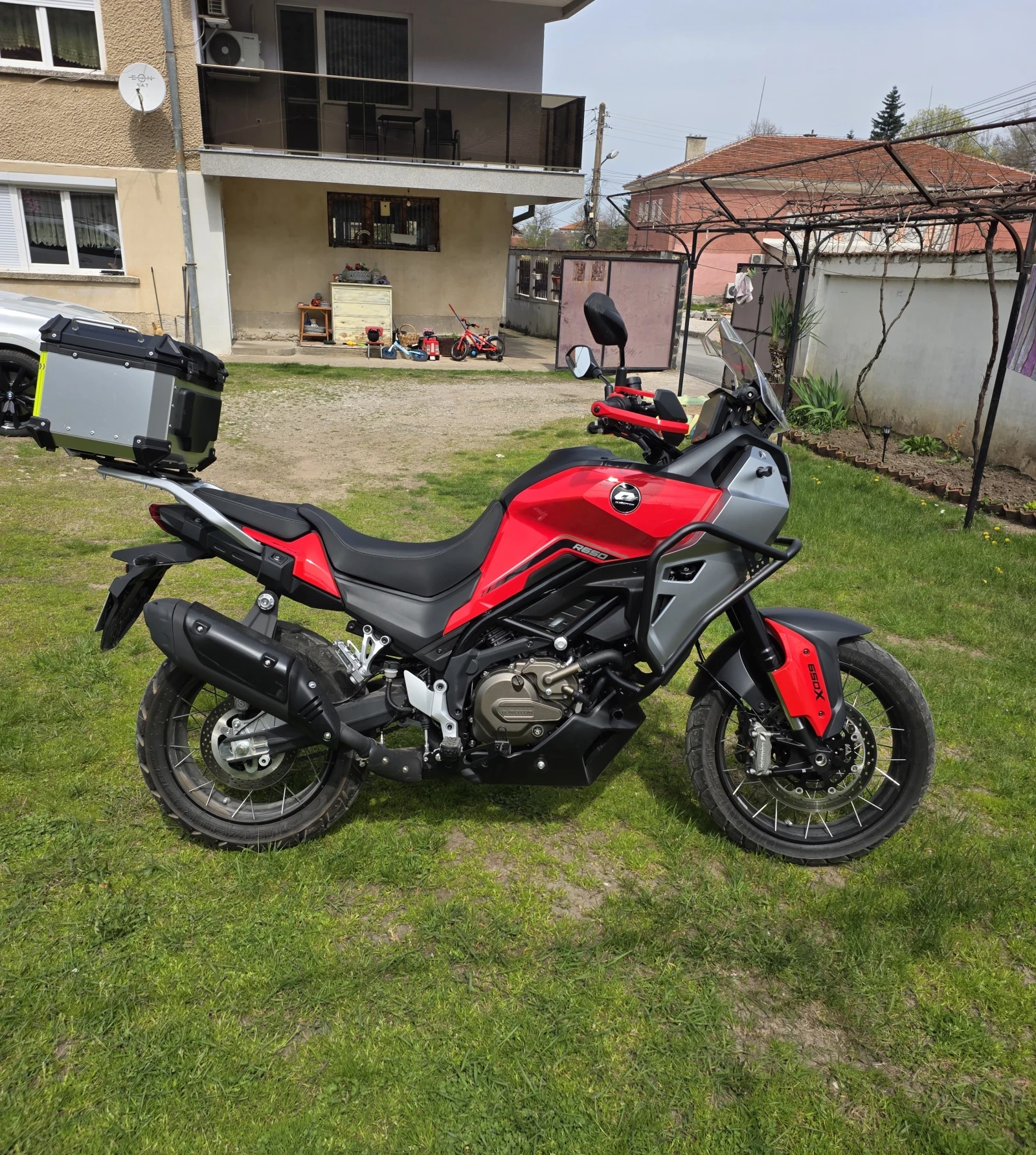 QJMotor SVT 650X 76 к.с.