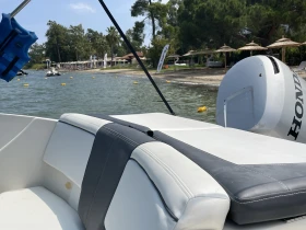 Моторна яхта Sea Ray 185 Sport, снимка 9