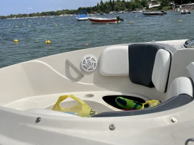 Моторна яхта Sea Ray 185 Sport, снимка 10 - Воден транспорт - 52989719