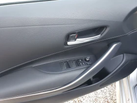 Toyota Corolla 1.8 Hubrud   LED NAVI PODGREV KAMERA, снимка 12