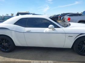 Обява за продажба на Dodge Challenger 3.6L V-6 DOHC, VVT, 305HP Rear Wheel Drive ~30 700 лв. - изображение 4