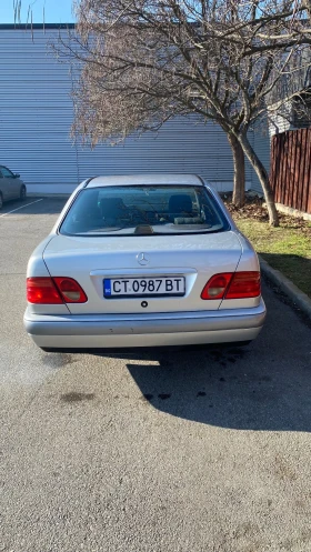 Mercedes-Benz E 300, снимка 6