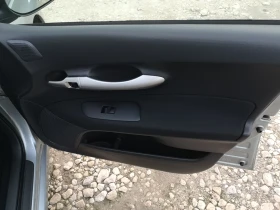 Toyota Auris 1.6i 124ks 130000km - 5300 € / 10365.90 лв. - 57824924 10