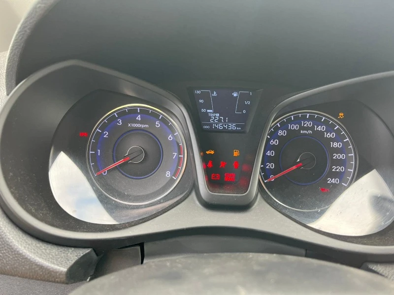 Hyundai Ix20 1.4i 16V, снимка 5 - Автомобили и джипове - 43358706