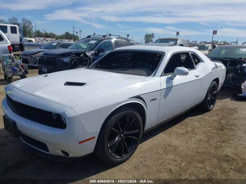 Dodge Challenger 3.6L V-6 DOHC, VVT, 305HP Rear Wheel Drive, снимка 2 - Автомобили и джипове - 48257544