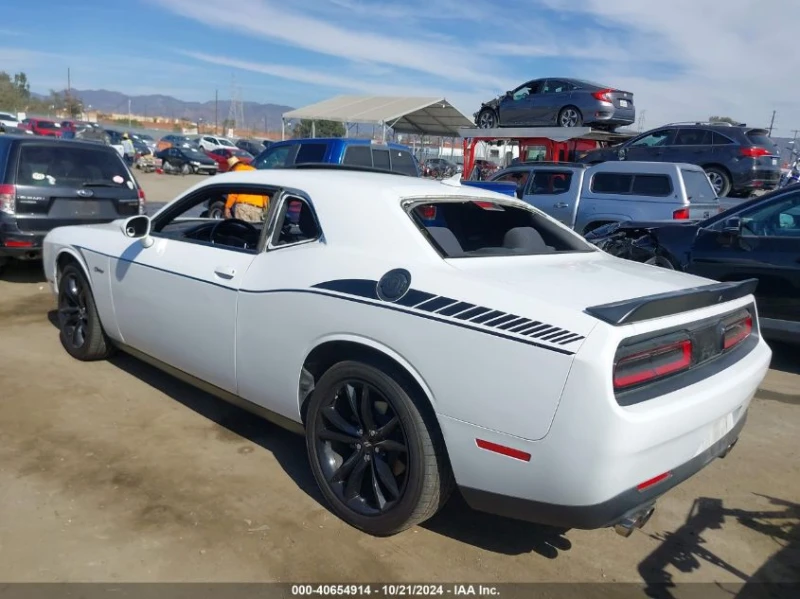 Dodge Challenger 3.6L V-6 DOHC, VVT, 305HP Rear Wheel Drive, снимка 7 - Автомобили и джипове - 48257544