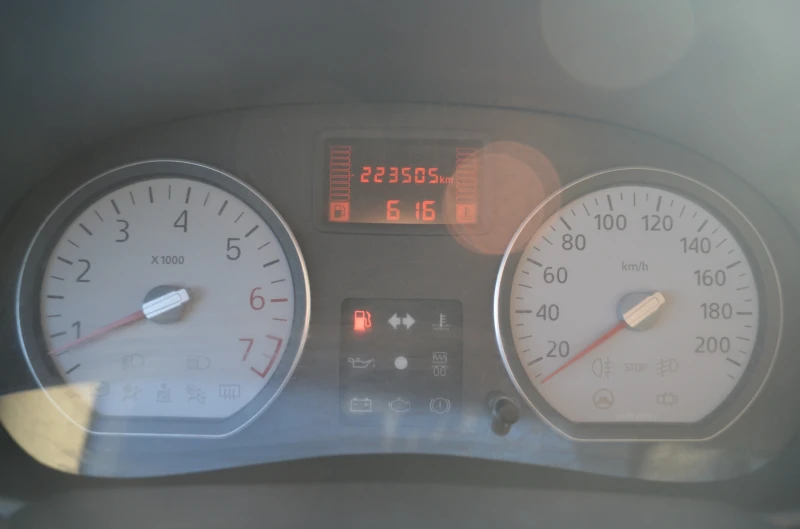 Dacia Sandero 1.4 LPG, снимка 5 - Автомобили и джипове - 49561837