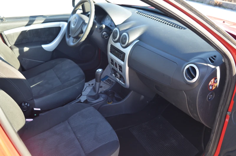 Dacia Sandero 1.4 LPG, снимка 9 - Автомобили и джипове - 49561837