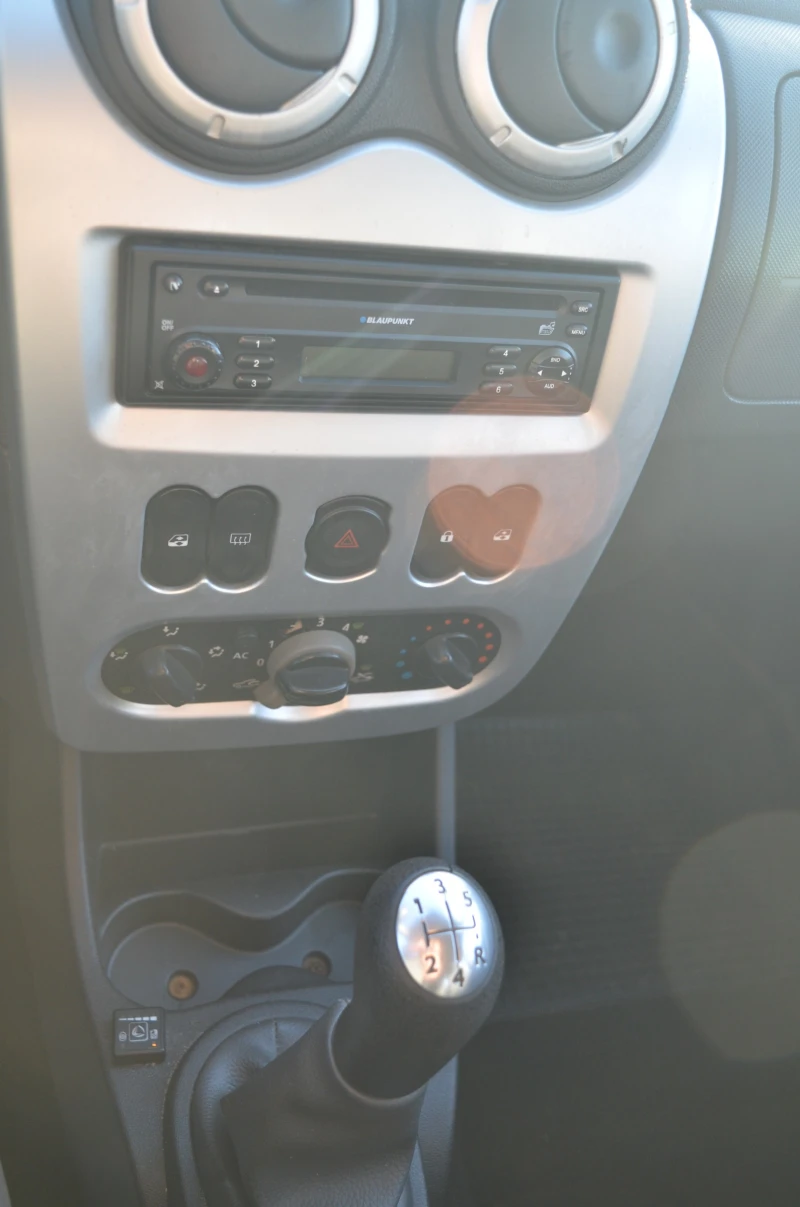 Dacia Sandero 1.4 LPG, снимка 6 - Автомобили и джипове - 49561837