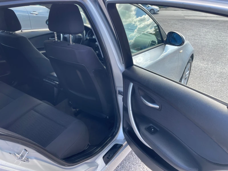 BMW 118 FACELIFT, 6 скорости , ПАРКТРОНИК, 143 коня, снимка 10 - Автомобили и джипове - 51567609