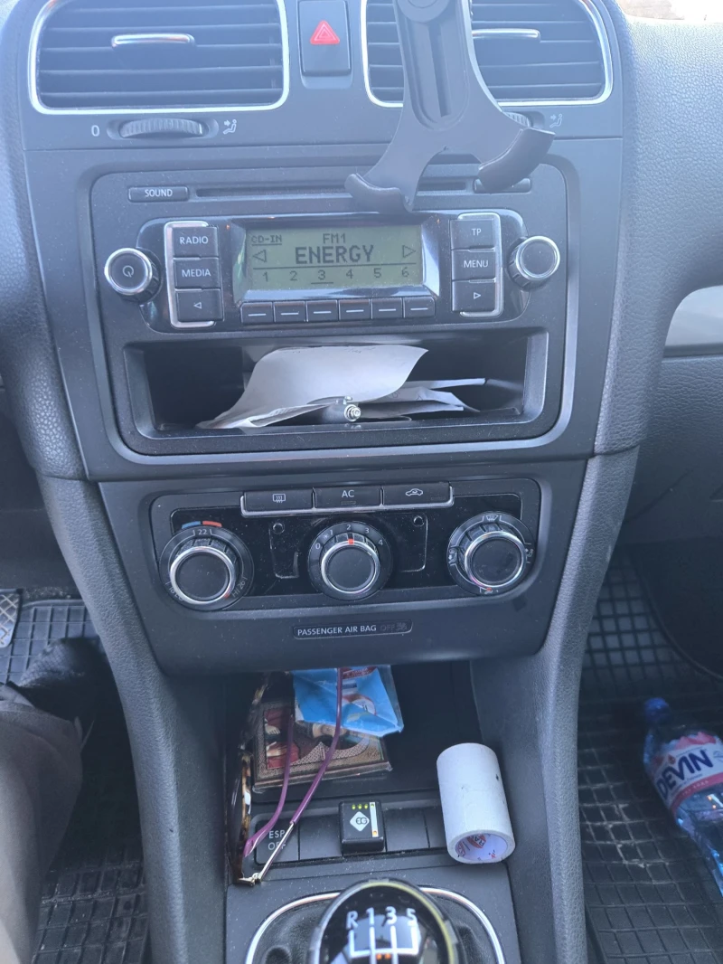 VW Golf 1.4 бензин газ  2011г. 80к.с., снимка 14 - Автомобили и джипове - 52937834