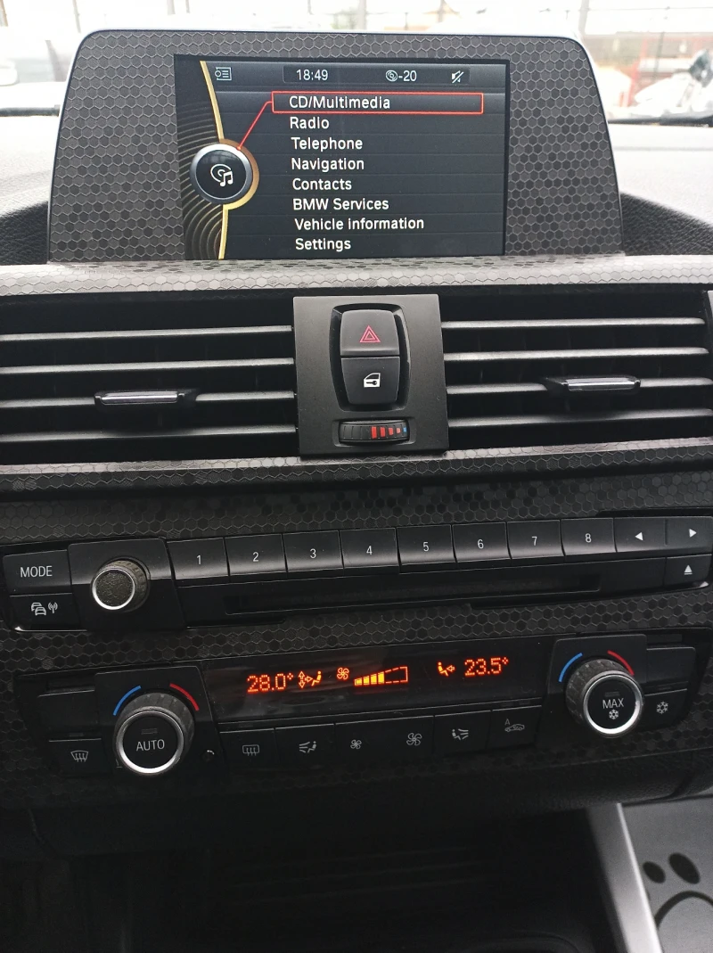 BMW 118 F20* 2.0TDI * Efficient Dynamics * Navi * , снимка 14 - Автомобили и джипове - 53298430