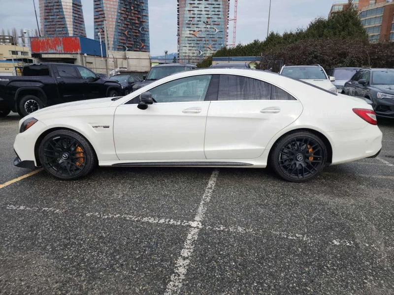 Mercedes-Benz CLS 63 AMG * AMG S * DISTRONIC* МАСАЖИ* ОБДУХВАНЕ* , снимка 2 - Автомобили и джипове - 53508083