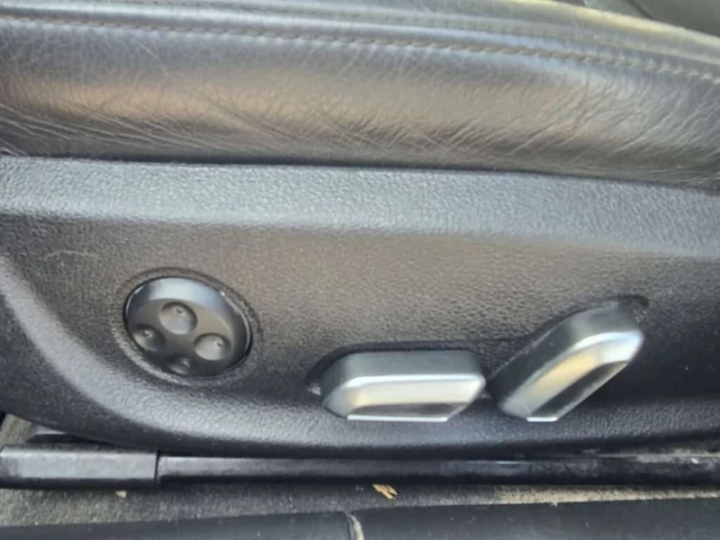 Audi A4 * 2.0T Premium 4dr All Wheel Drive quattro Sedan A, снимка 9 - Автомобили и джипове - 53510395