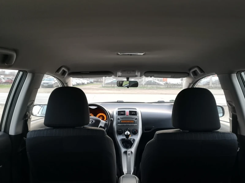 Toyota Auris 1.6i 124ks 130000km, снимка 12 - Автомобили и джипове - 53513229