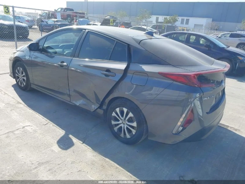 Toyota Prius Prime Xle, снимка 3 - Автомобили и джипове - 53530440