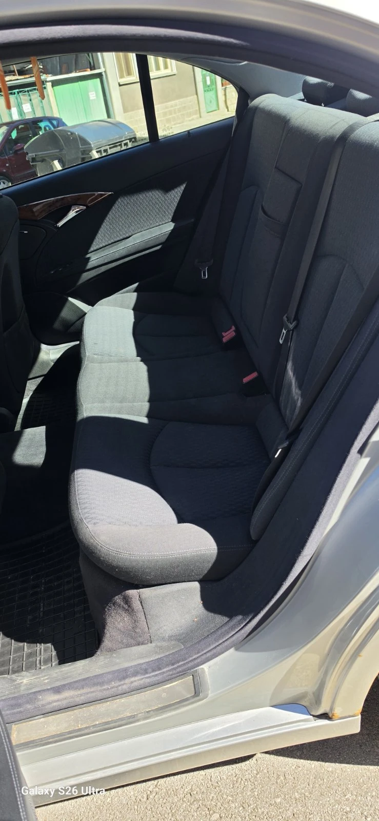 Mercedes-Benz E 220, снимка 11 - Автомобили и джипове - 55016688