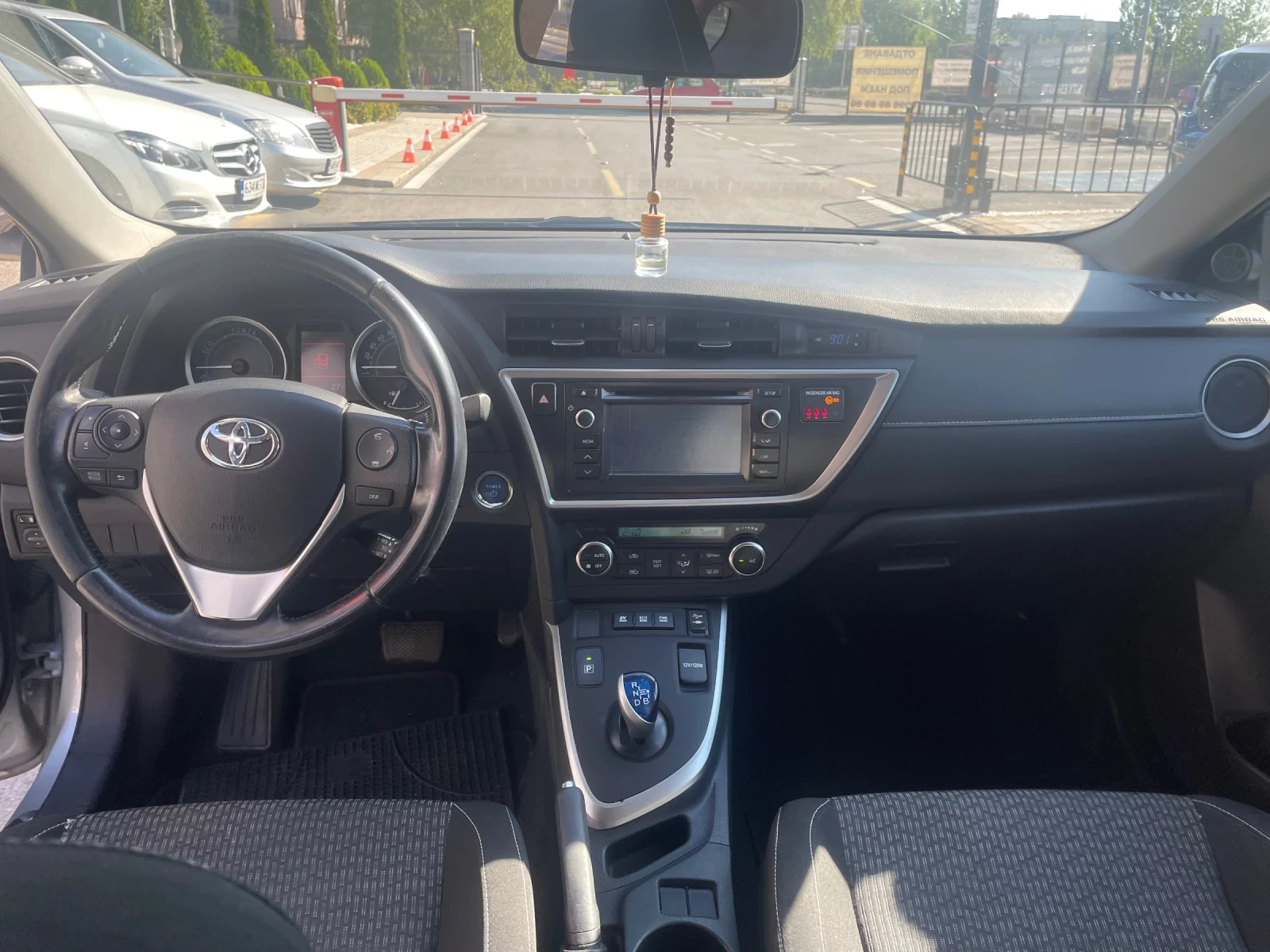 Toyota Auris  - изображение 9