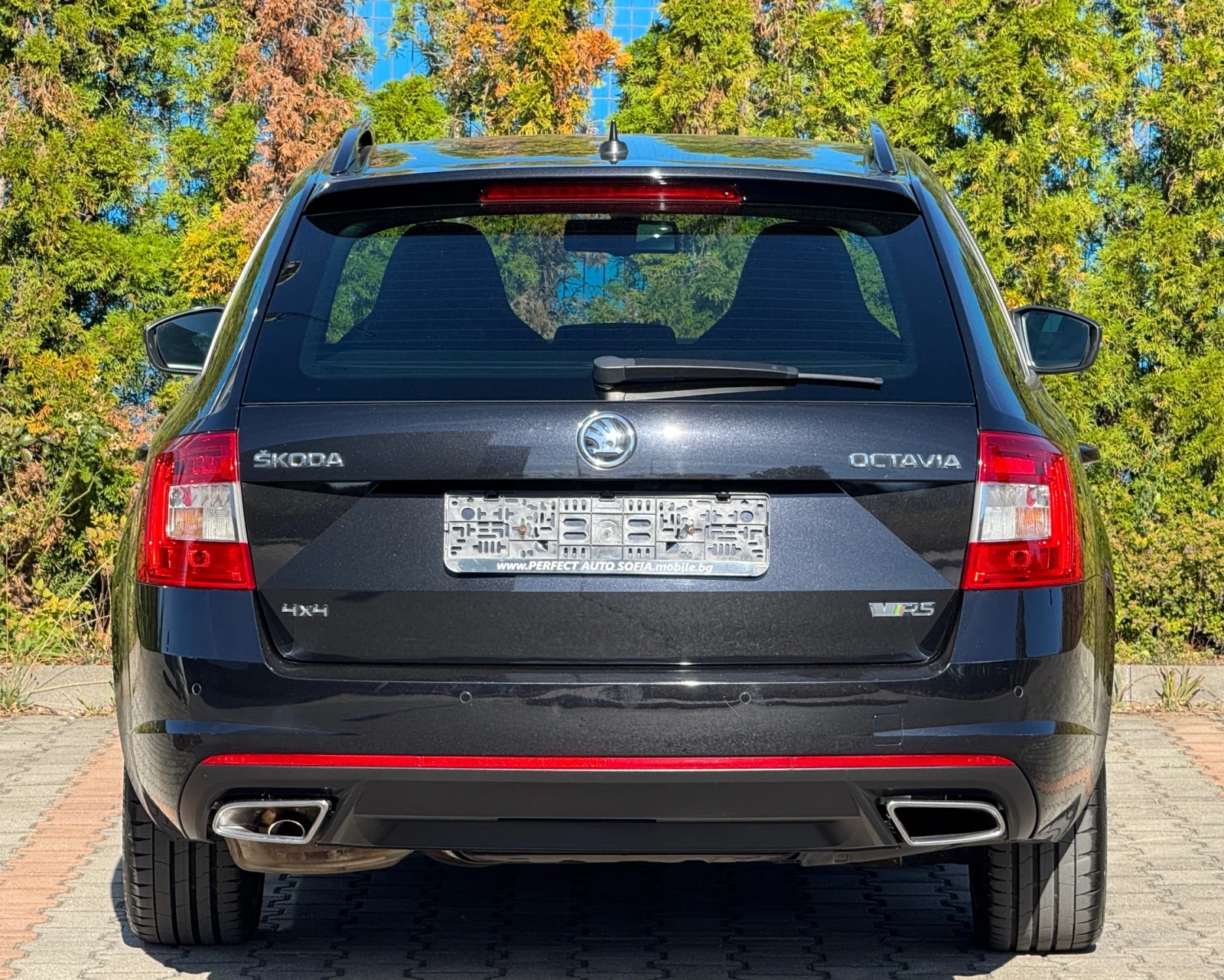 Skoda Octavia 2.0TDI/V//RS-DSG-4X4-КОЖА-ПОДГРЕВ-РЕКАРО-УНИКАЛНА! - изображение 4