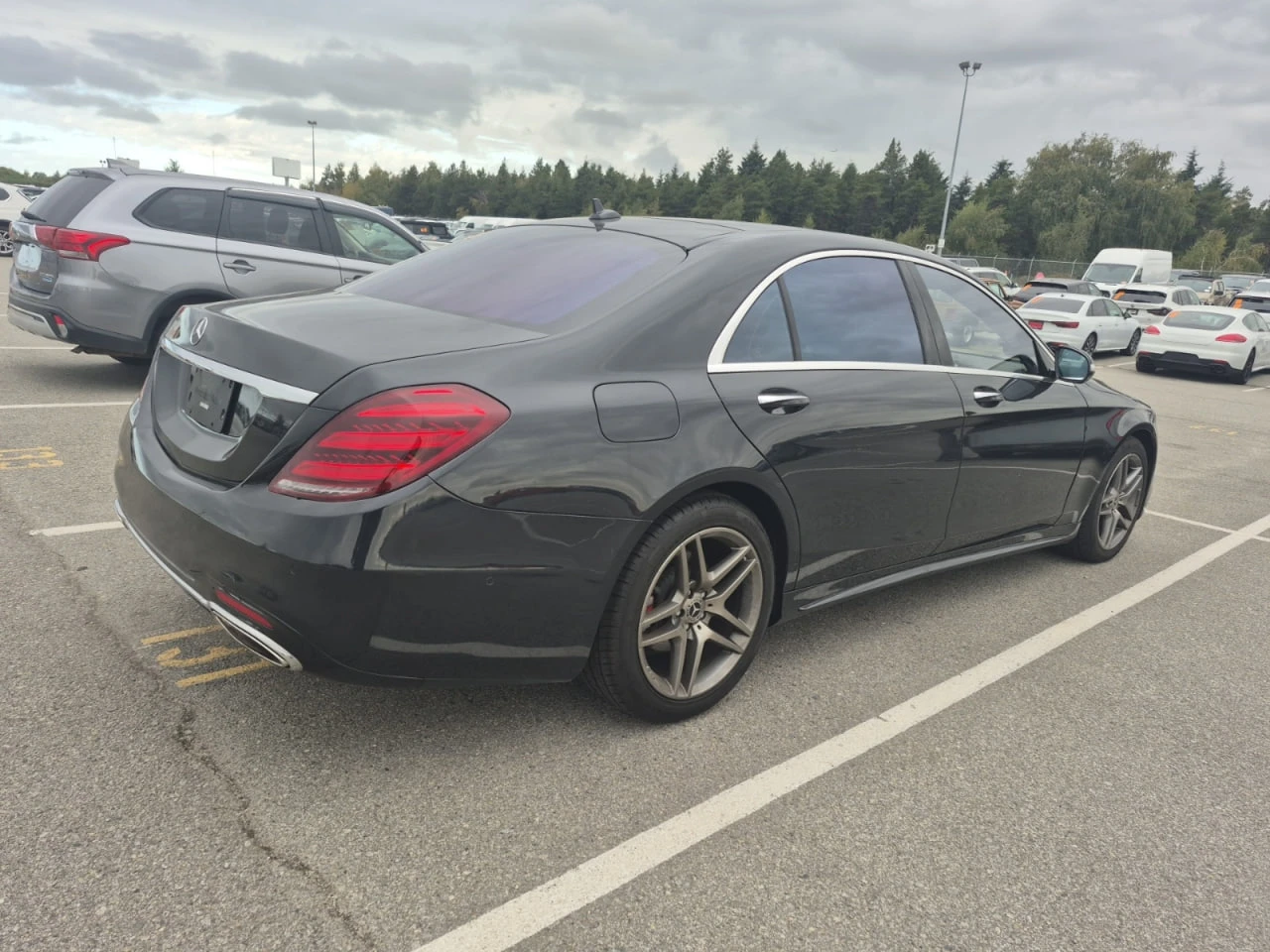 Mercedes-Benz S 560 * АВТО КРЕДИТ* ЦЕНА ДО БГ * СЕРВИЗНА ИСТОРИЯ *  - изображение 3