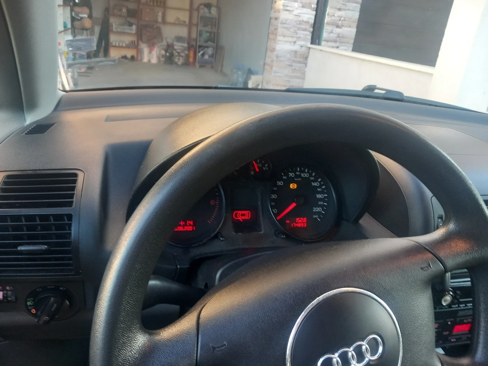 Audi A2  - изображение 6