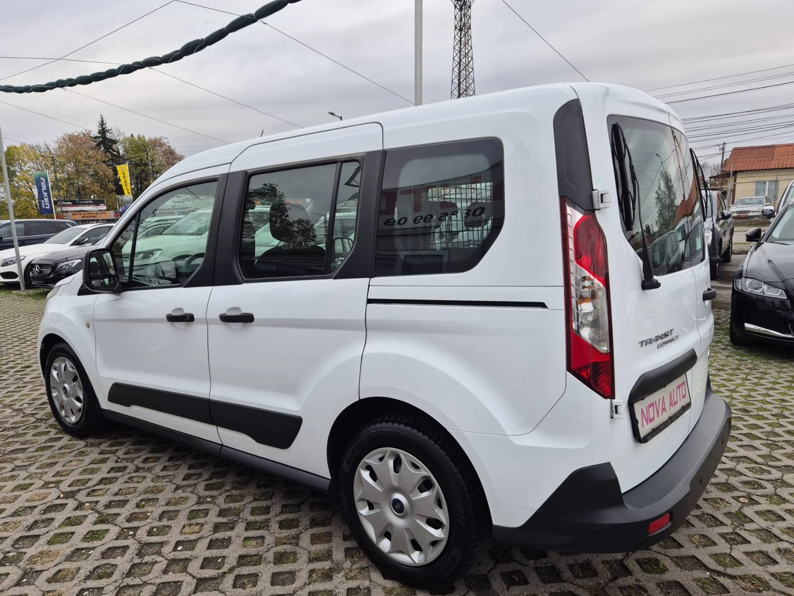 Ford Tourneo Connect 1.6D-100кс-160.000км-СУПЕР СЪСТОЯНИЕ-ПЪТНИЧЕСКИ - изображение 2