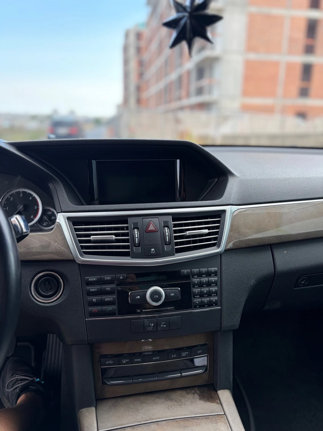 Mercedes-Benz E 350 Distronic Night Vision, снимка 13 - Автомобили и джипове - 53191677