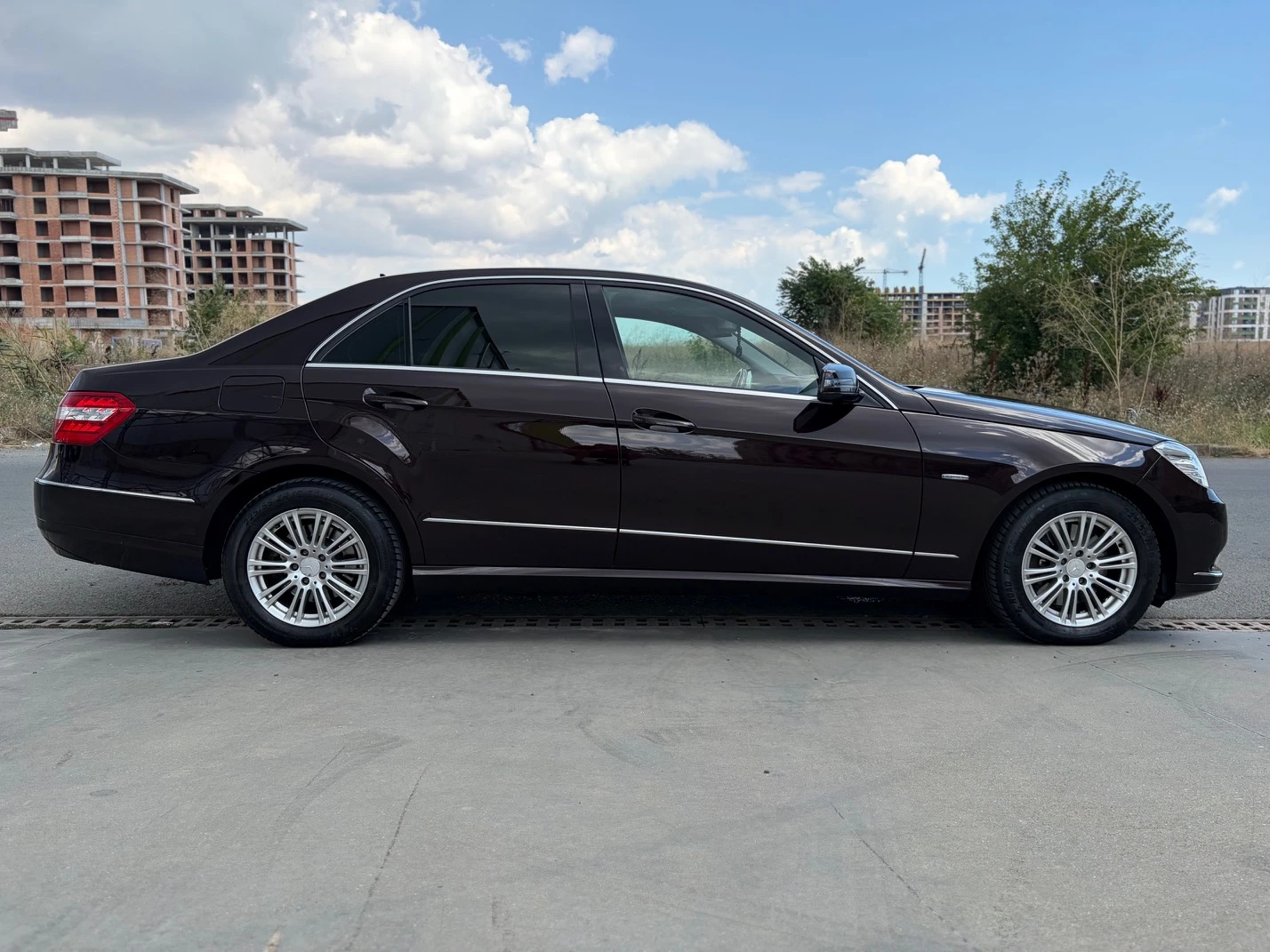 Mercedes-Benz E 350 Distronic Night Vision, снимка 4 - Автомобили и джипове - 53191677