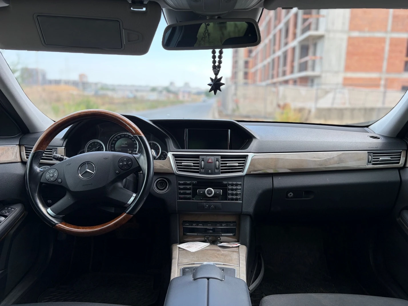 Mercedes-Benz E 350 Distronic Night Vision, снимка 11 - Автомобили и джипове - 53191677