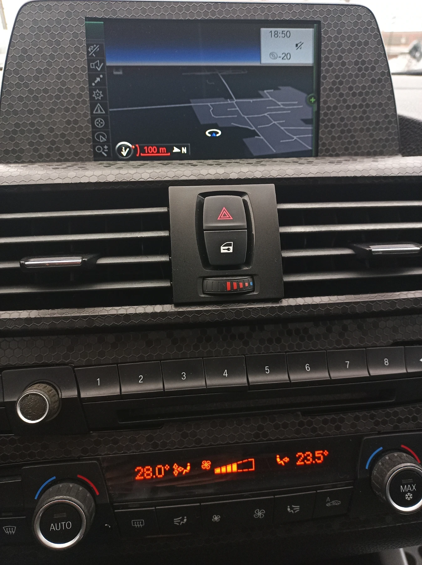 BMW 118 F20* 2.0TDI * Efficient Dynamics * Navi *  | Mobile.bg � ����������� 13