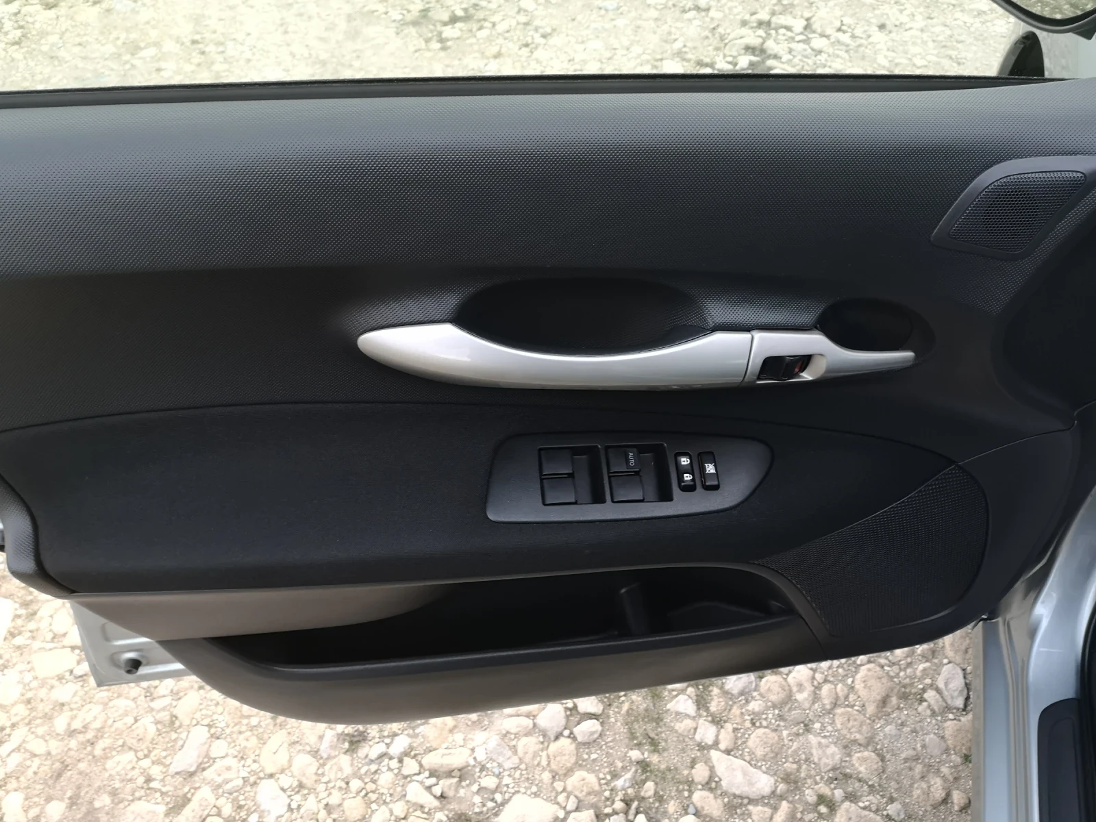 Toyota Auris 1.6i 124ks 130000km - изображение 6