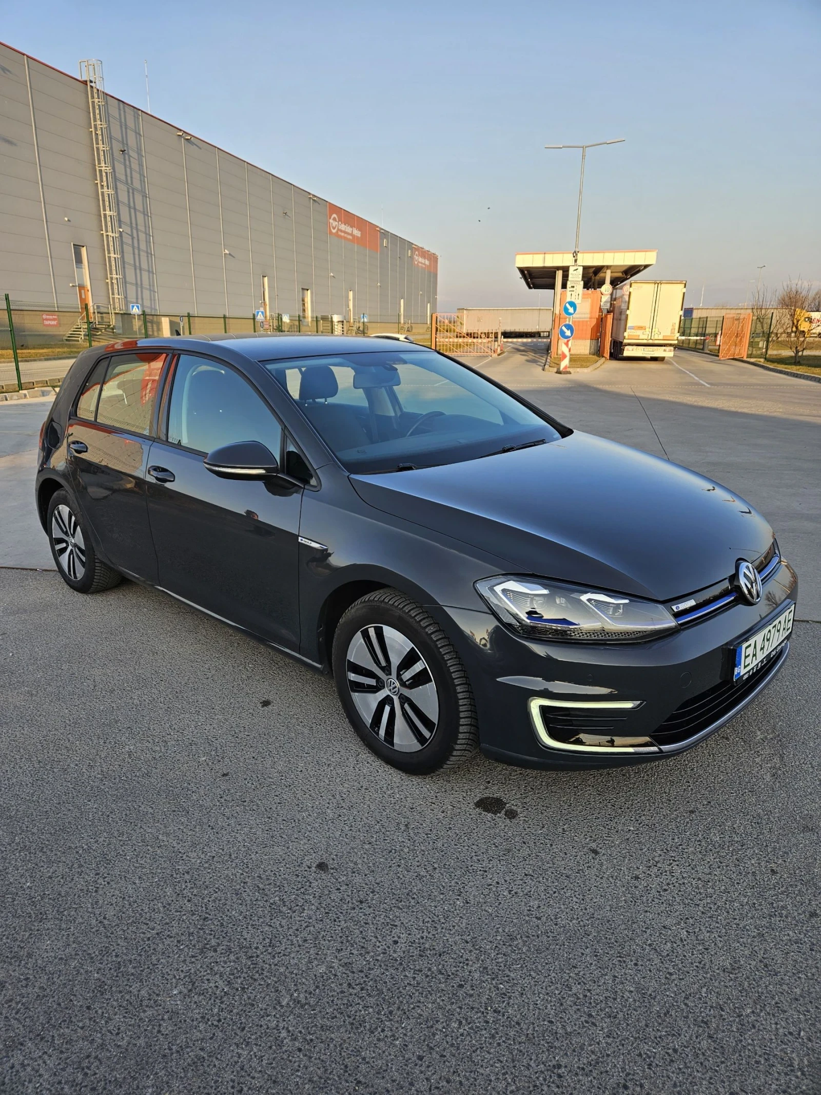VW Golf WV Golf E-GOLF 2020год.36kw-58000km-като нов!!!, снимка 4 - Автомобили и джипове - 53850566