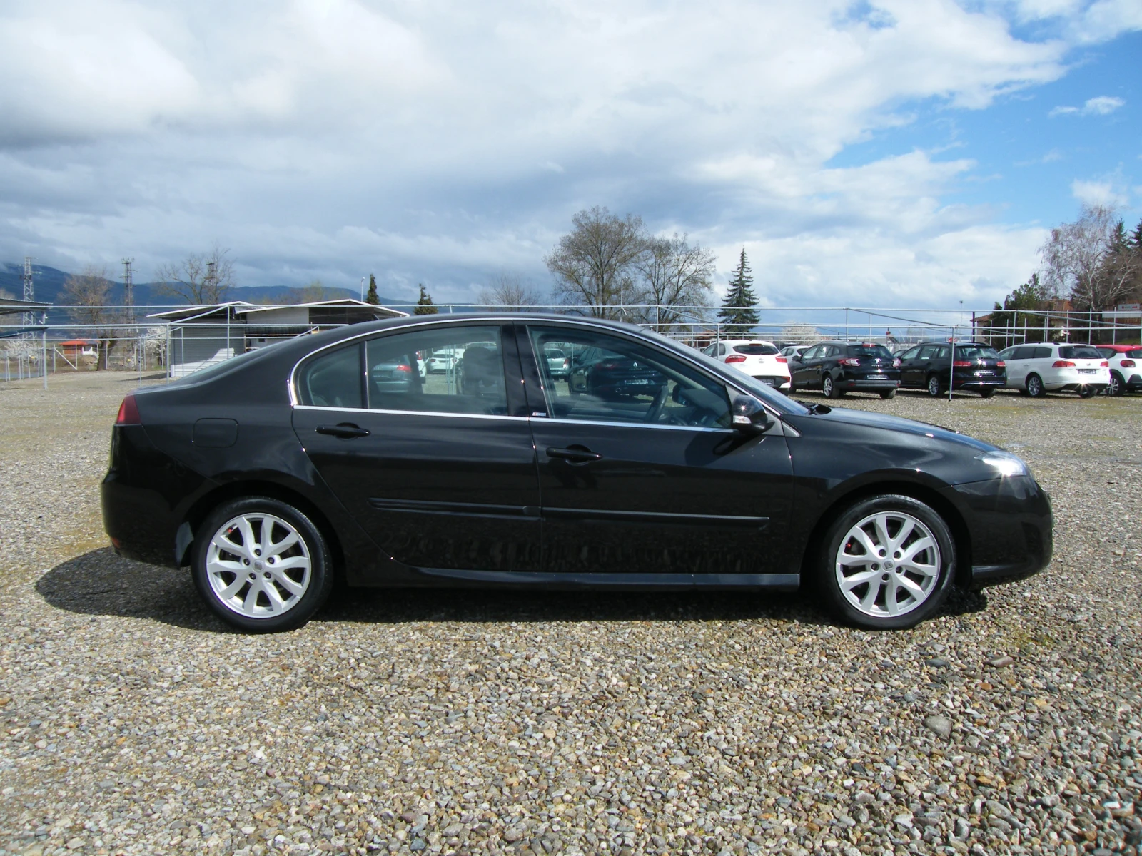 Renault Laguna 2.0 TDI 150кс NAVI АВТОМАТ4CONTROL, снимка 3 - Автомобили и джипове - 53998378