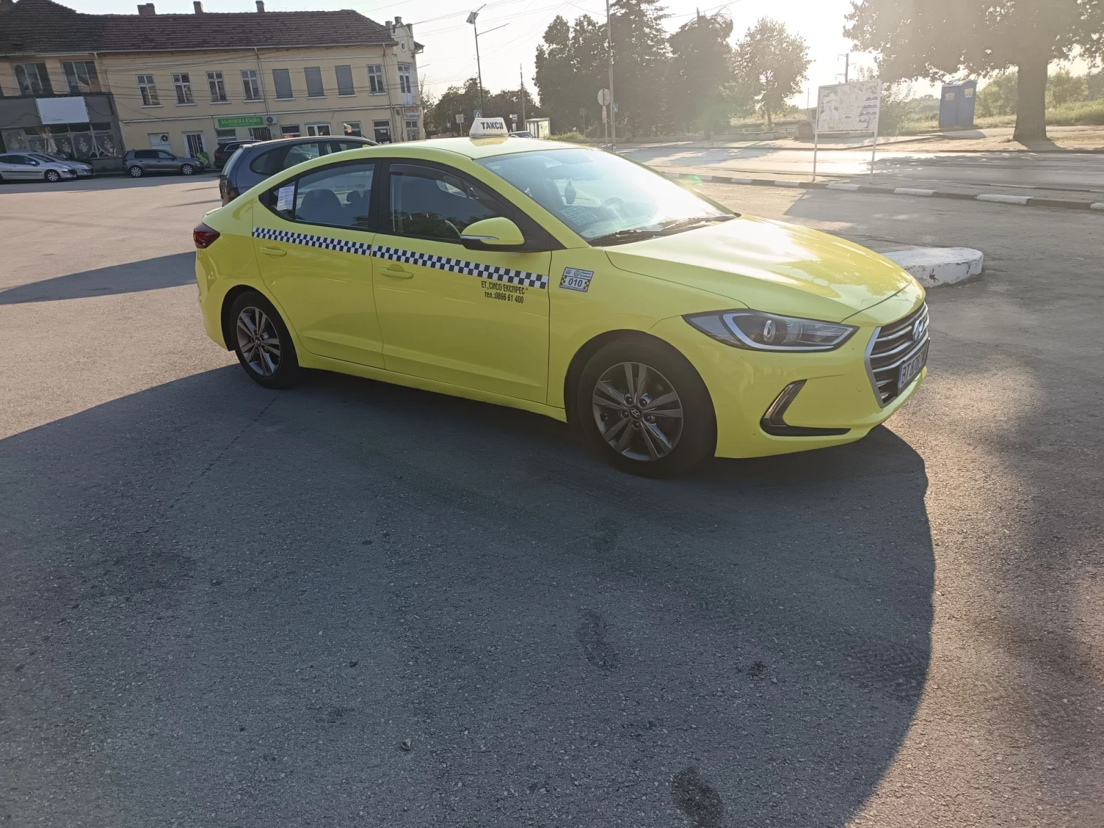 Hyundai Elantra, снимка 3 - Автомобили и джипове - 55617735
