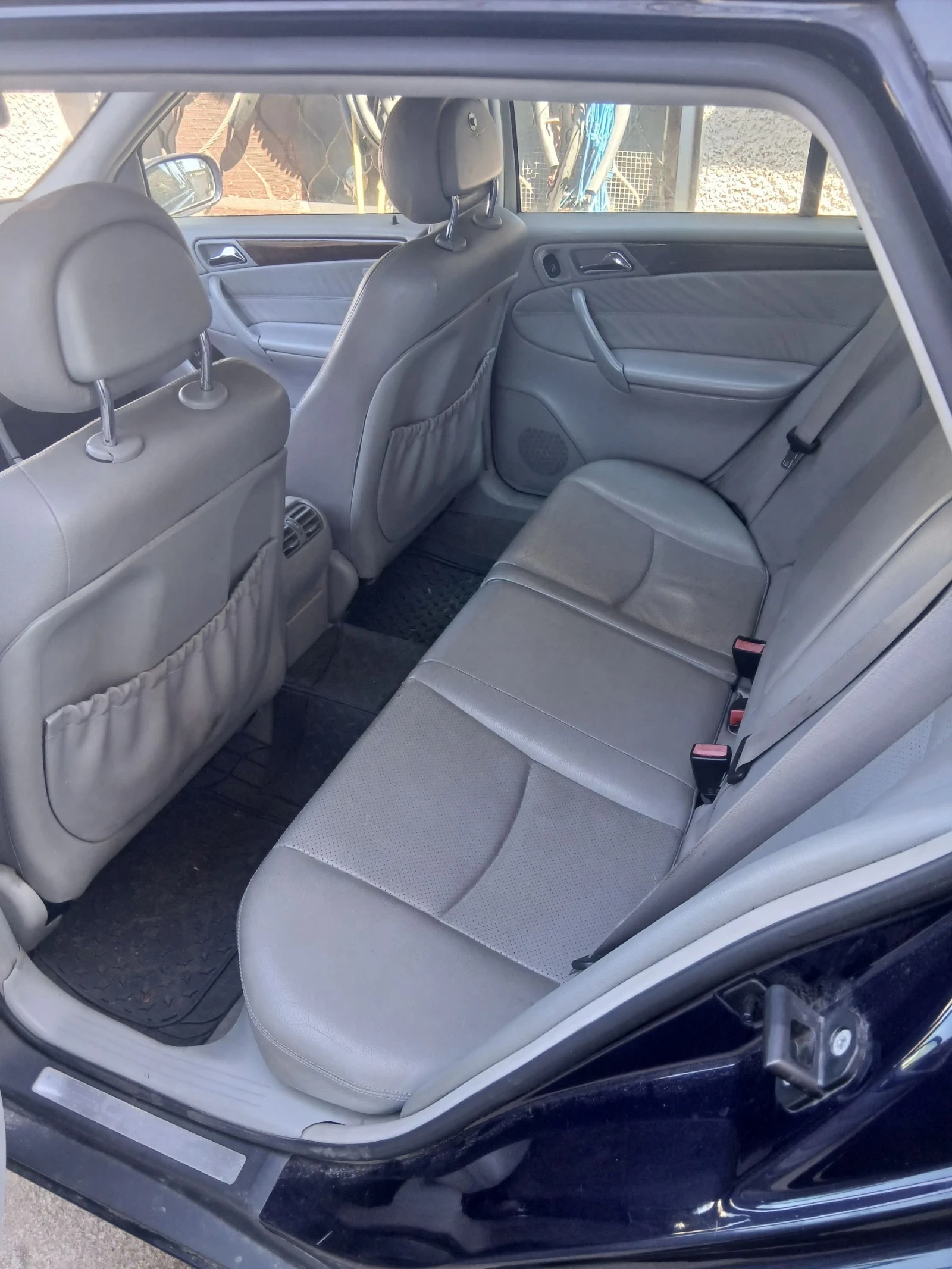 Mercedes-Benz C 220, снимка 5 - Автомобили и джипове - 54136580