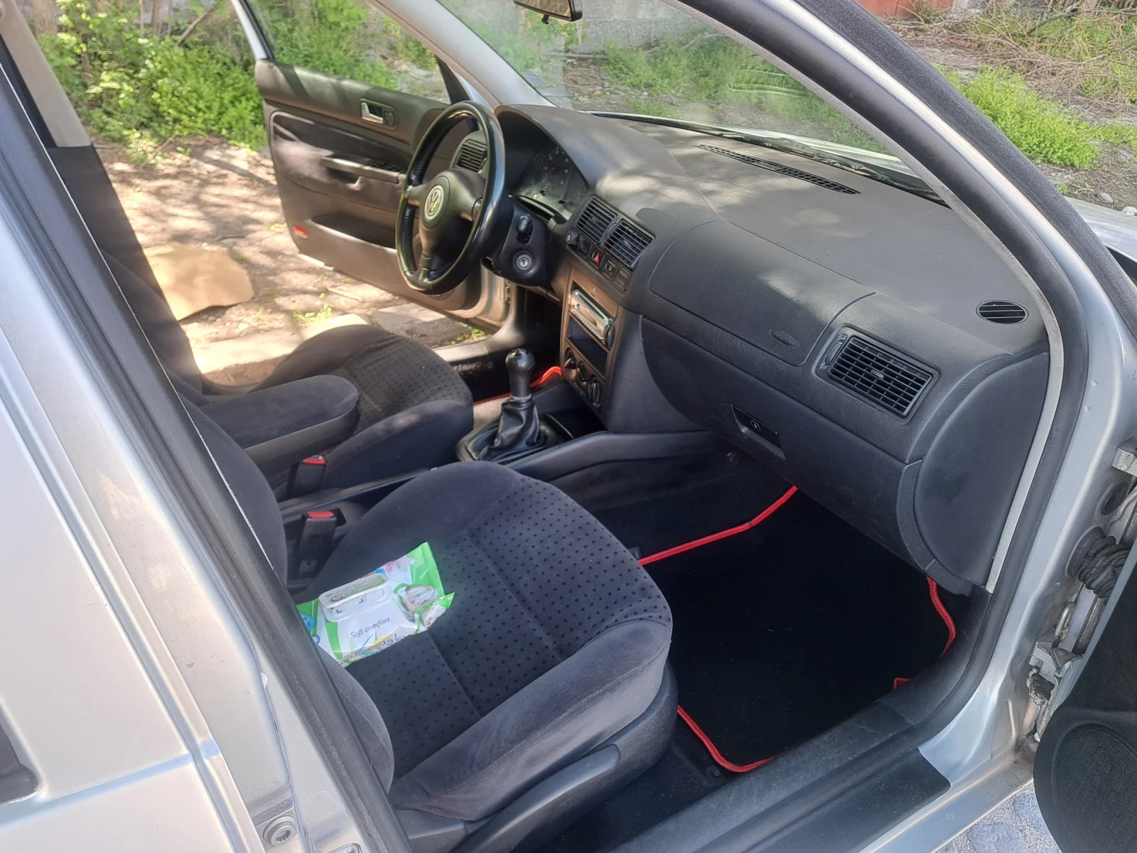 VW Golf 1.6 бензин, газ, снимка 4 - Автомобили и джипове - 54321638