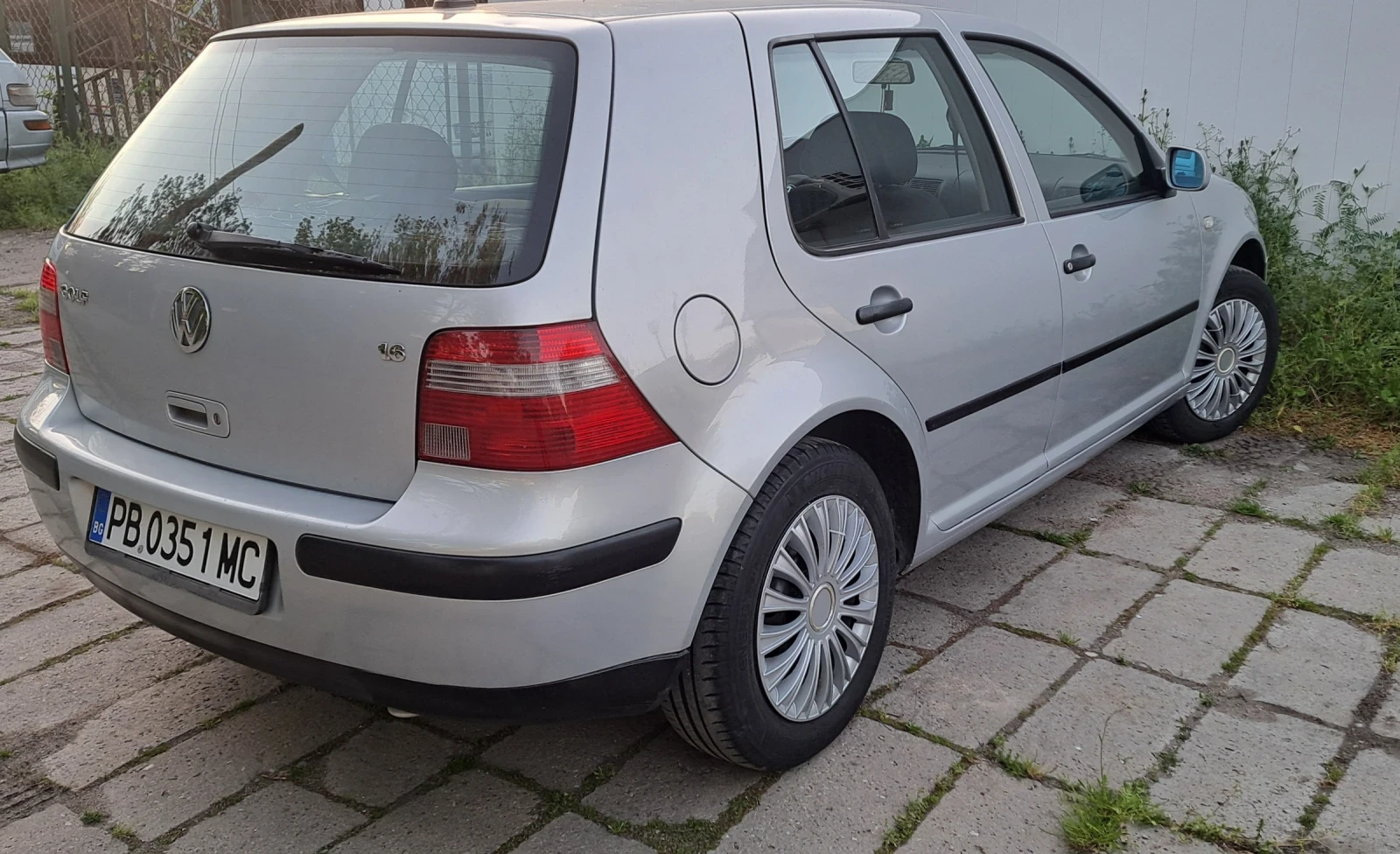 VW Golf 1.6 бензин, газ, снимка 7 - Автомобили и джипове - 54321638