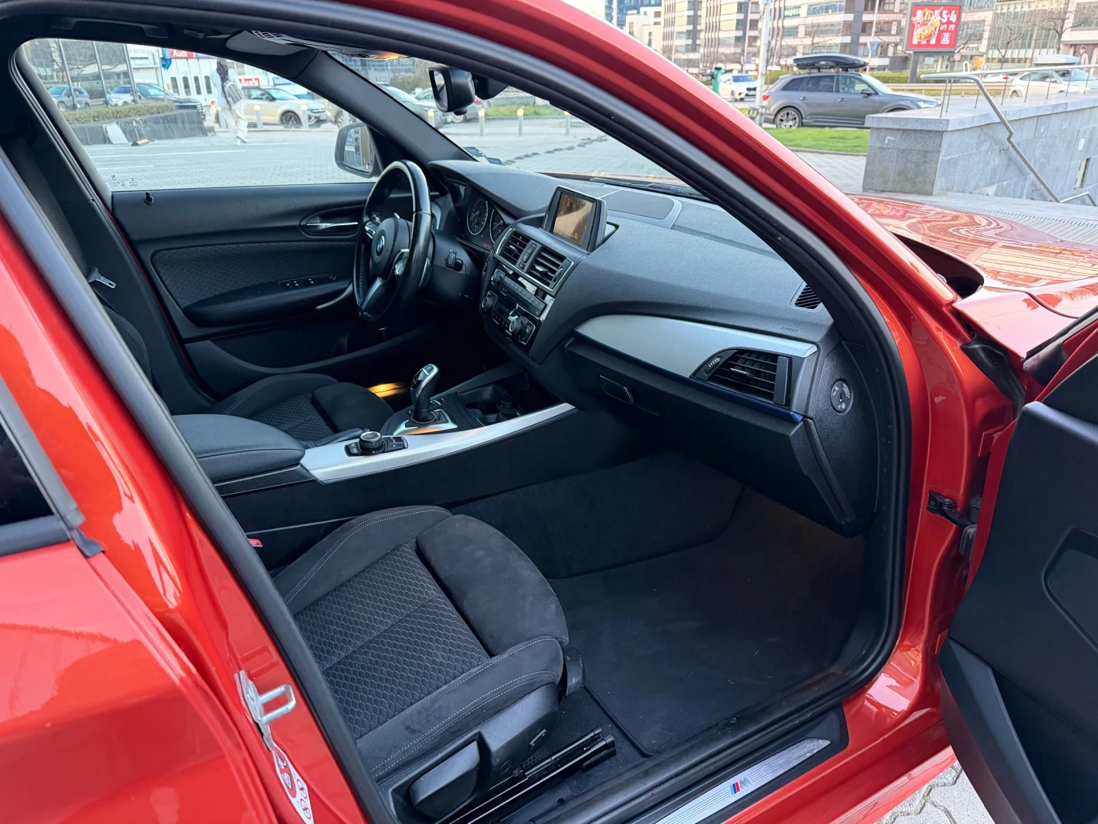 BMW 120 D 4x4 M-Sport FACELIFT 190к.с. 129х.км, снимка 11 - Автомобили и джипове - 54580798