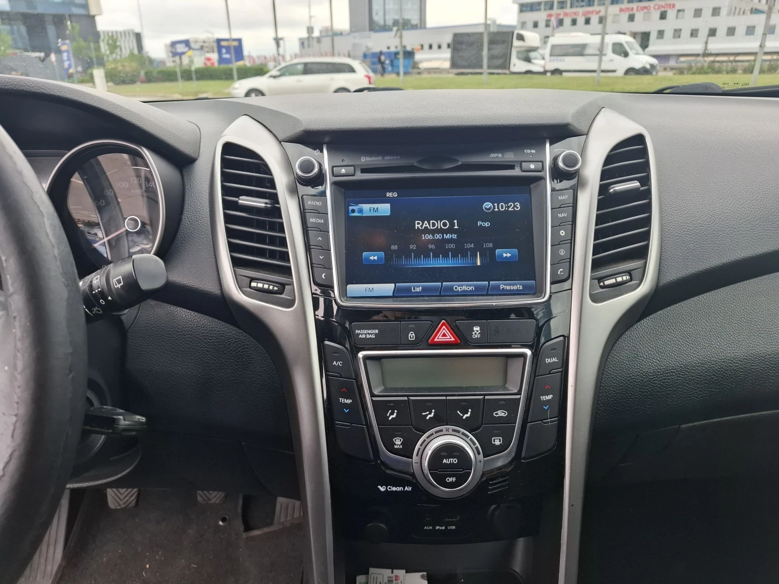 Hyundai I30 1.6, снимка 11 - Автомобили и джипове - 54590552