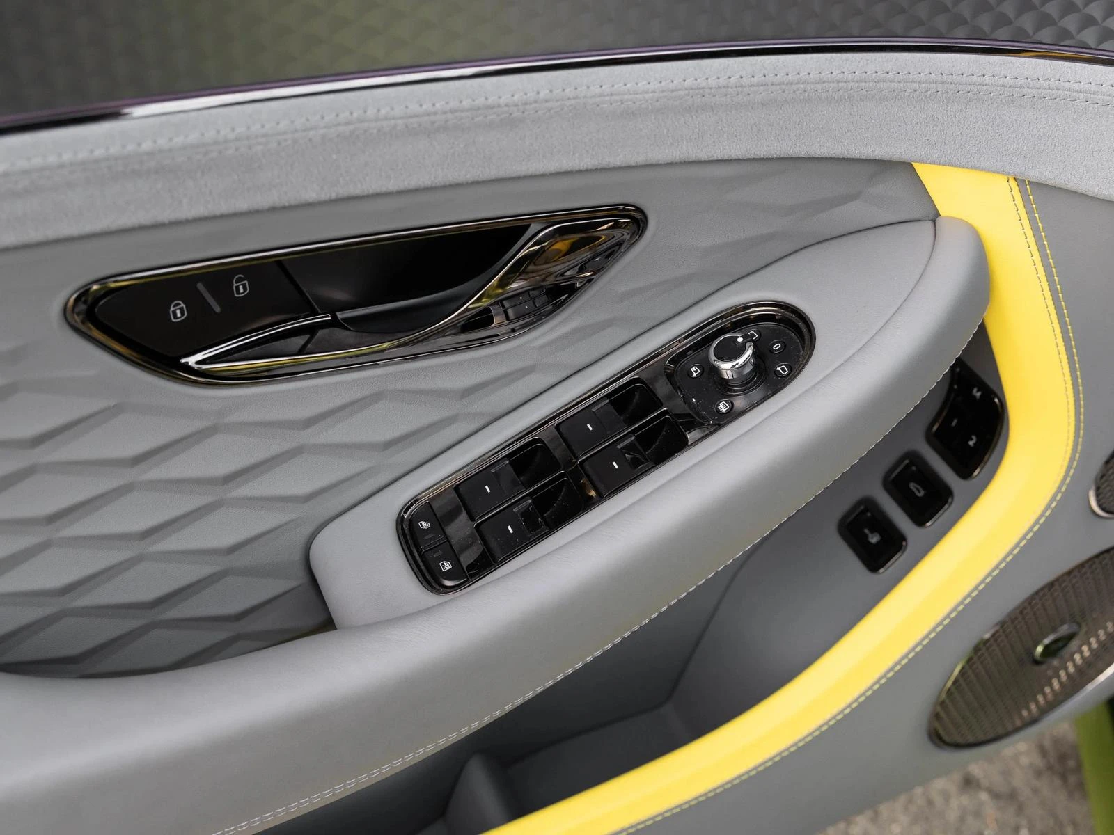 Bentley Continental gt SPEED* FIRST EDITION* NAIM* DISTR* KEYLESS* 360 CA, снимка 10 - Автомобили и джипове - 54735239