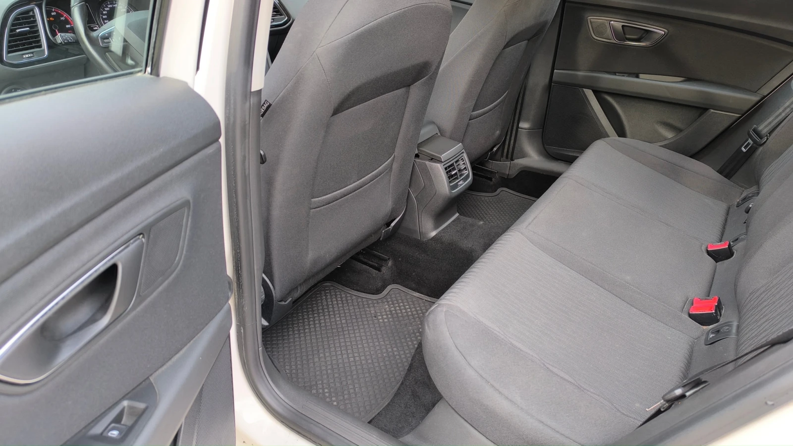 Seat Leon 1.4 TSI Style, снимка 14 - Автомобили и джипове - 54974341