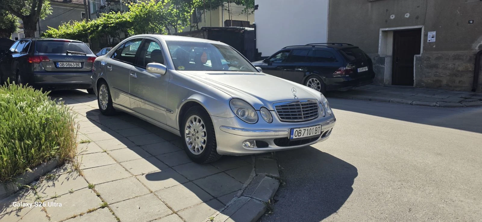 Mercedes-Benz E 220, снимка 3 - Автомобили и джипове - 55016688
